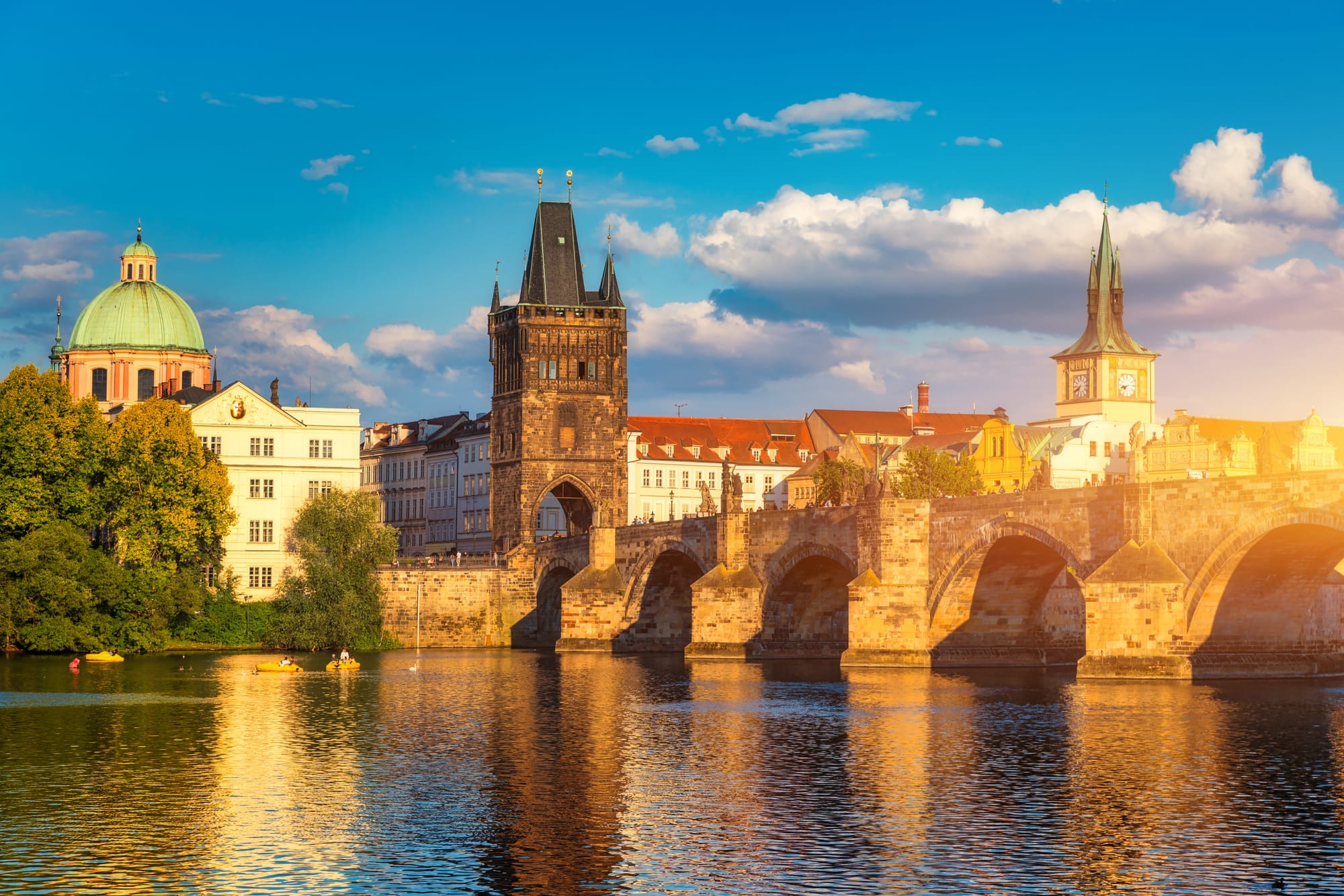 晴天旅遊奧地利、捷克兩大夢幻行程亮點全解析（華航 vs. 長榮）